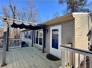 322 Grandview Dr, Hurricane, WV 25526