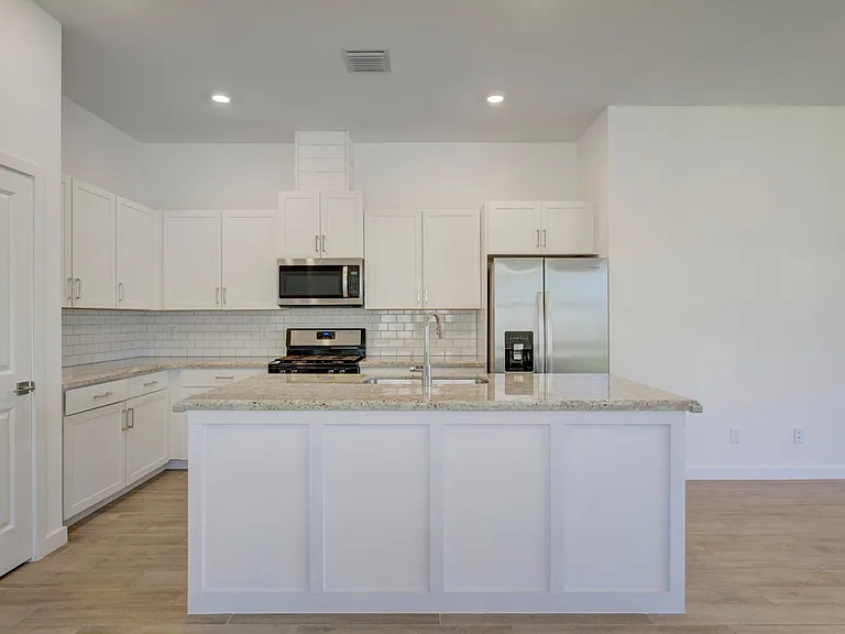 19708 Weathervane Way — Photo 33
