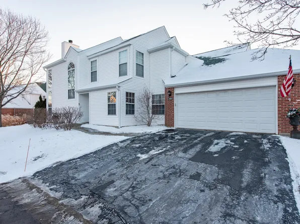 110 Lauralton St, Lake Bluff, IL 60044