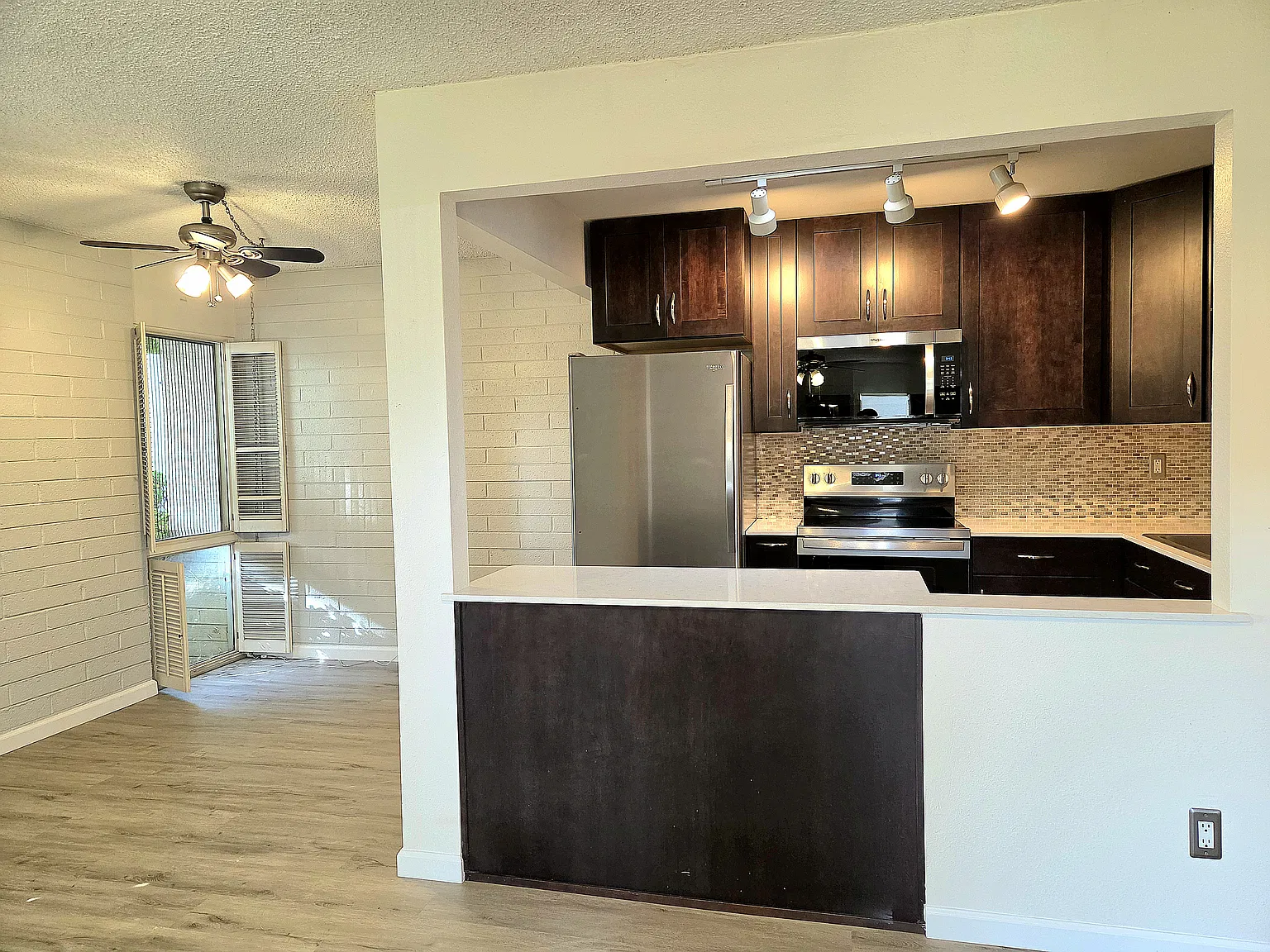 2 bed, 836 sqft, $2,375 — Photo 3