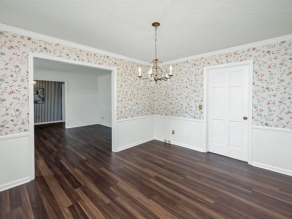 5th image of 217 Stonegate Dr