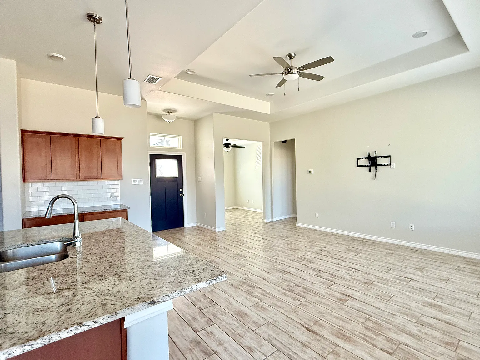 3 bed, 1522 sqft, $2,300 — Photo 2
