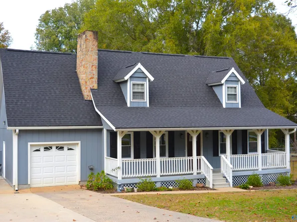 1611 Hood Ave, Scottsboro, AL 35769