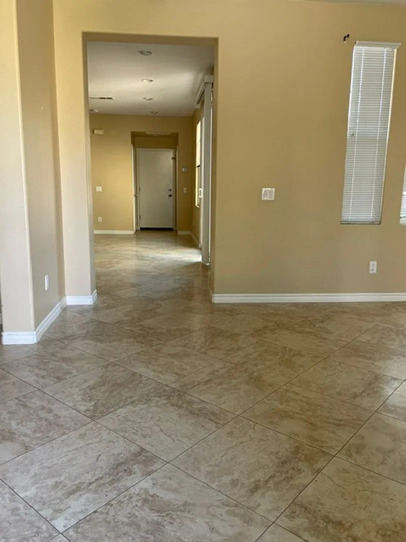 Gorgeous 4 bedroom home for Lease! — Photo 4
