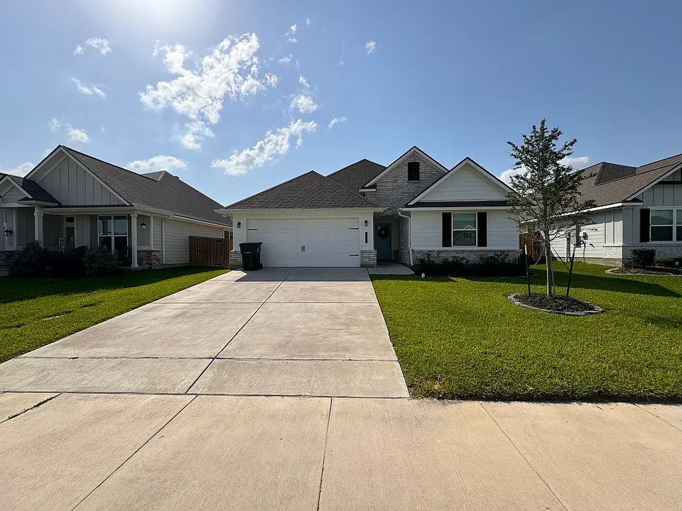 1923 Cambria Dr