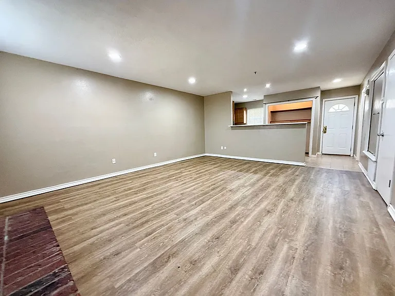 2329 Heatherfield Ln — Photo 5