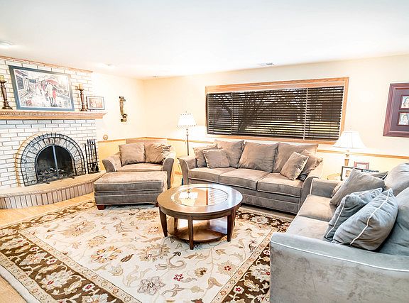 2nd image of 15550 Badger Ln