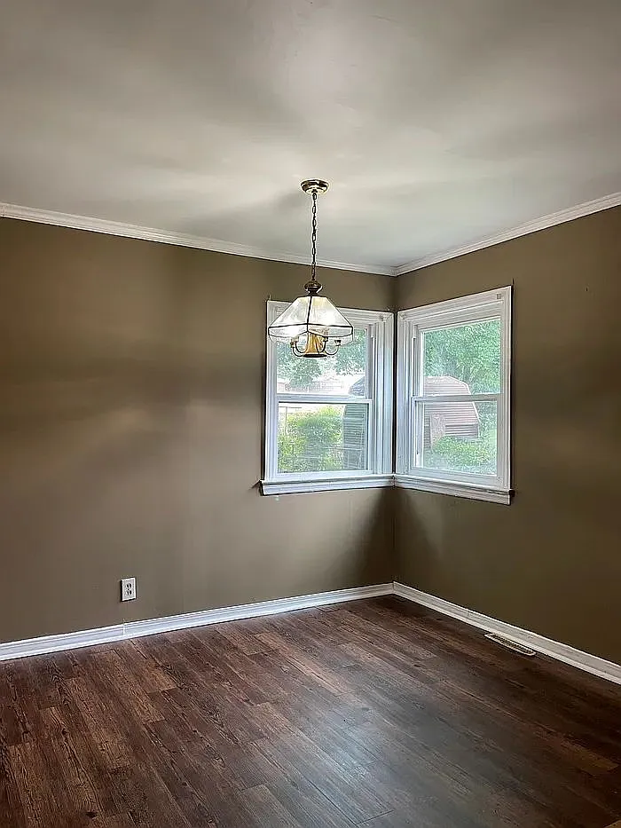 3 bed, 1.0 bath, $1,425 — Photo 2