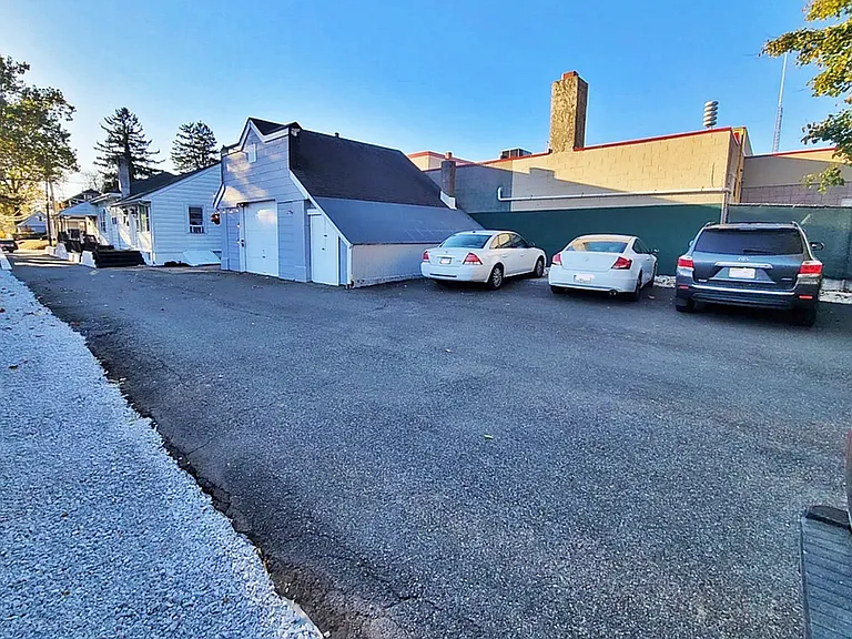 1656 Pennington Rd — Photo 22