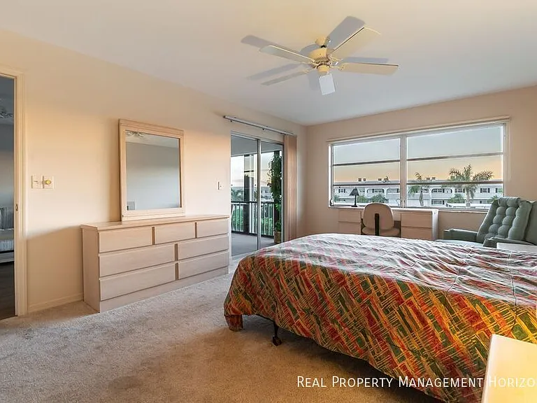 4813 Independence Dr — Photo 10