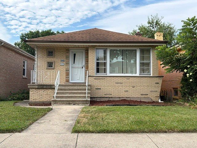 1st image of 2545 W 115th St