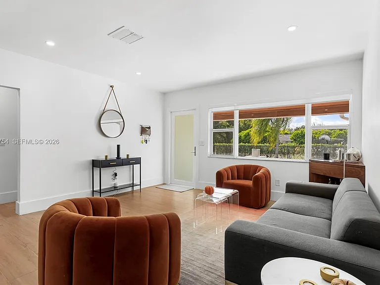 7825 SW 72nd Ave — Photo 3