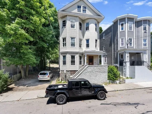 25 Barry St, Dorchester, MA 02125