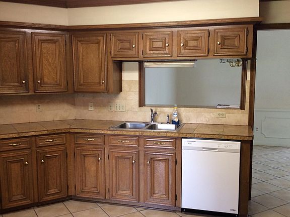 3rd image of 16447 Dunmoor Dr