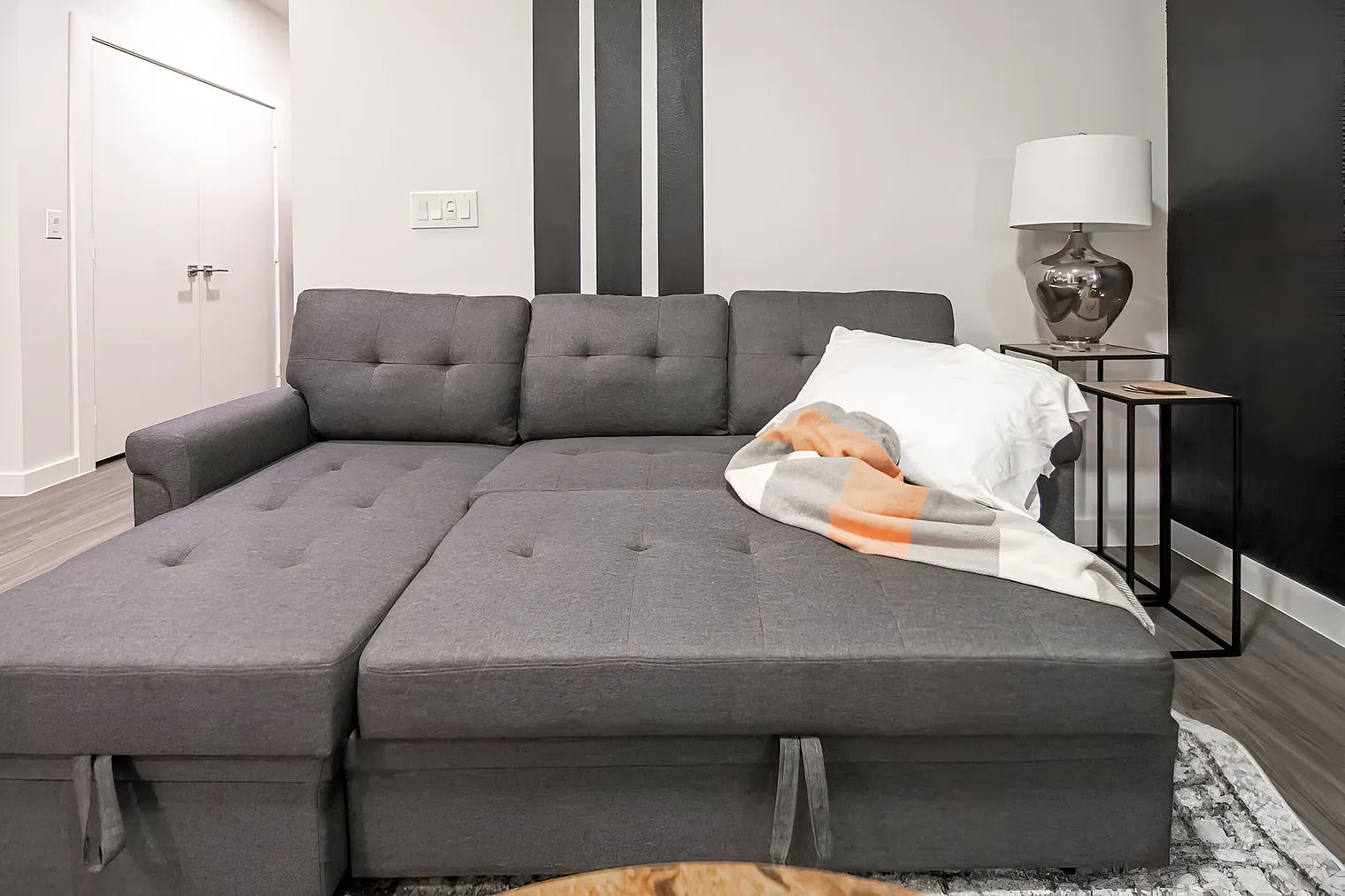 1 bed, 1.0 bath, 688 sqft, $1,813 — Photo 4
