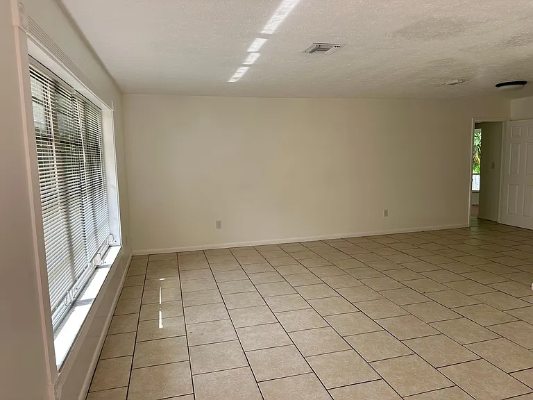 1 Indialucie Pkwy — Photo 22