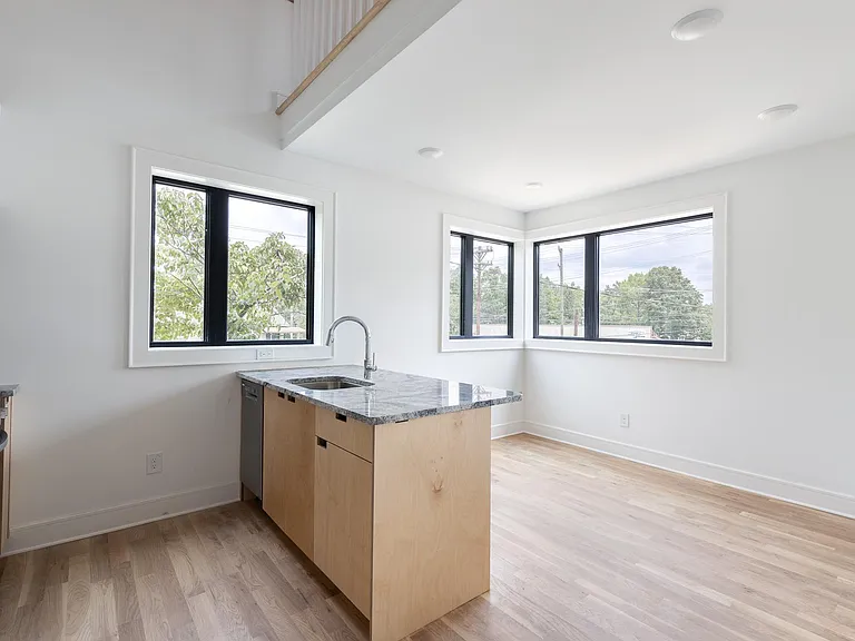926A Washington St — Photo 8