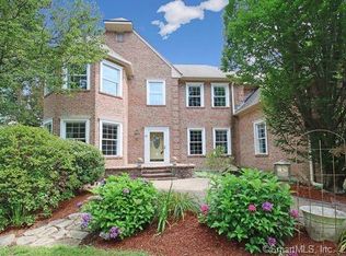 53 Penny Ln, Manchester, CT 06040