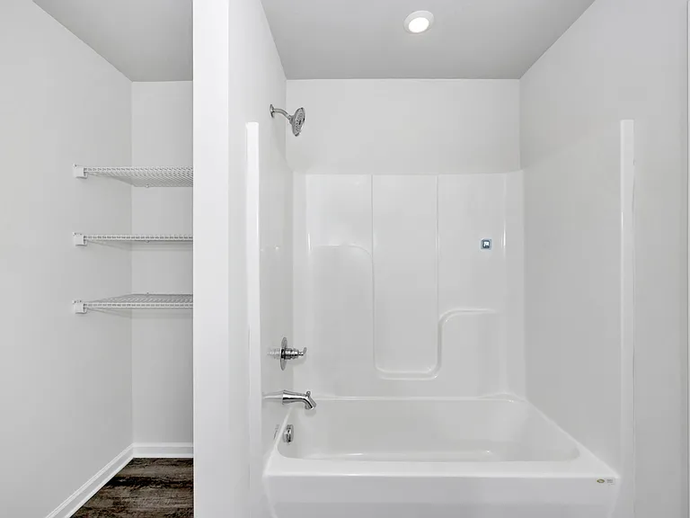 4021 Ryan Dr SW — Photo 14