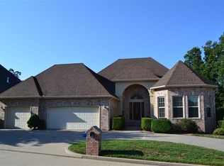 2810 E Ridge View Ct, Joplin, MO 64801