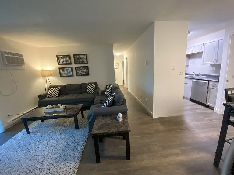 24 Flats — Photo 15