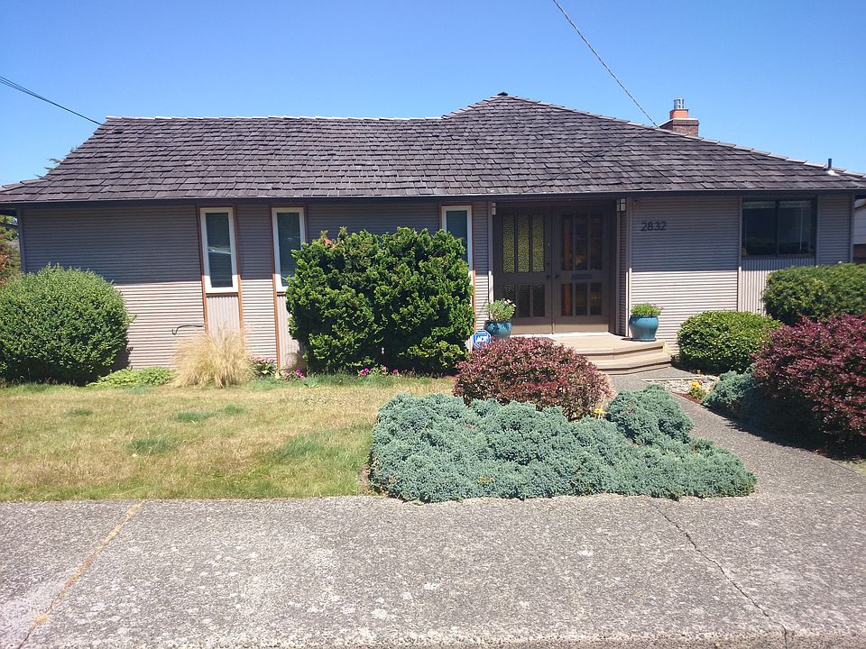 2nd image of 2832 W Elmore Pl