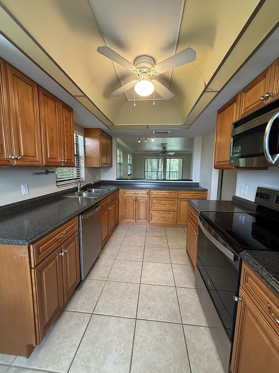 Building Photo - 3806 Guilford Rd #201