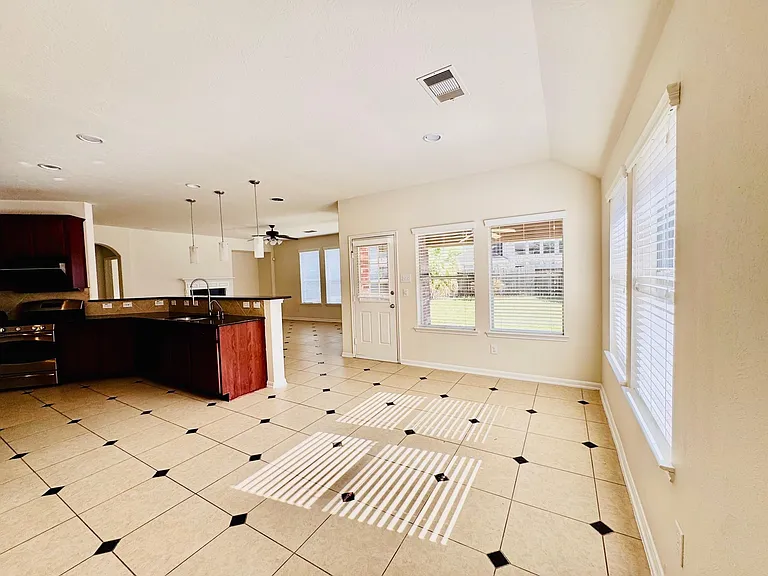 26123 Ginger Gables Ln — Photo 11