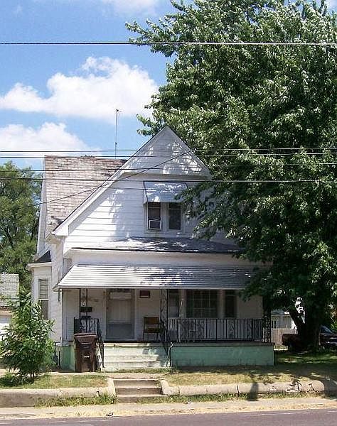 2nd image of 810 S Western Ave