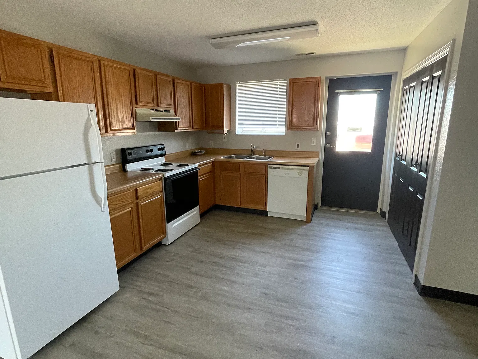 1 bed, 1.5 bath, 1000 sqft, $1,000 — Photo 3