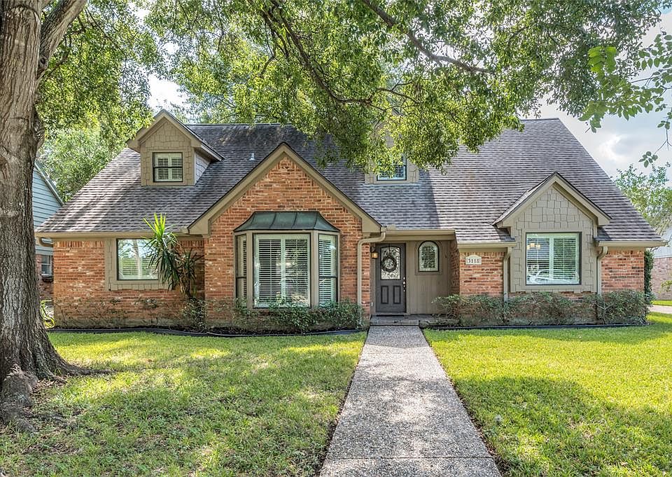 1st image of 3118 Broadmoor Dr