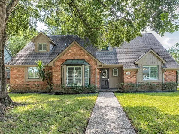 3118 Broadmoor Dr, Sugar Land, TX 77478