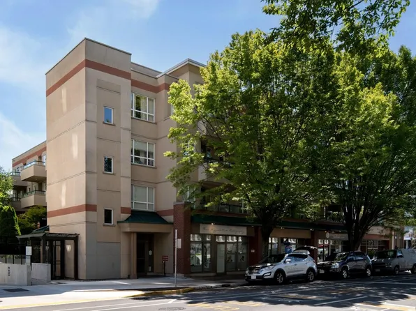 1015 Johnson St #402, Victoria, BC V8V 3N6