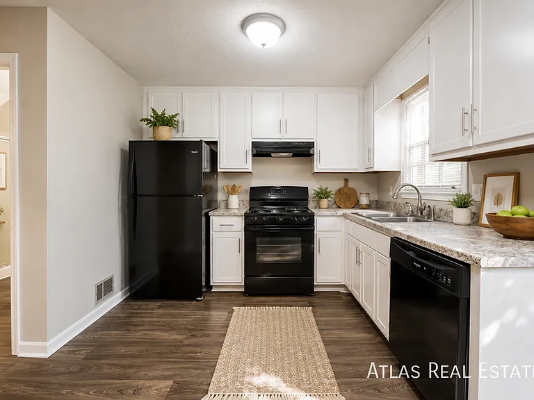 301 Highland Park Dr #301 — Photo 7
