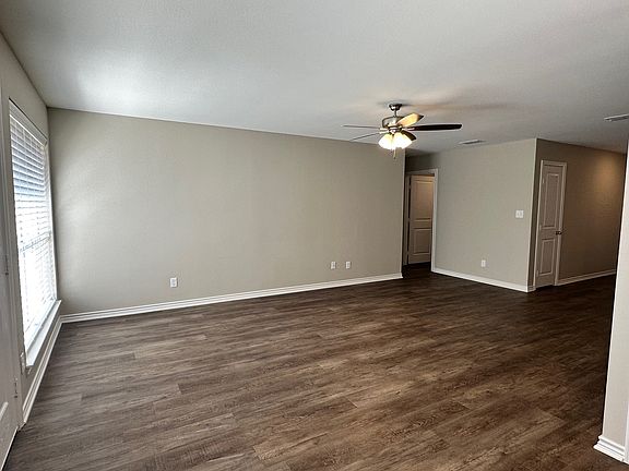 4th image of 505 Cottage Ln