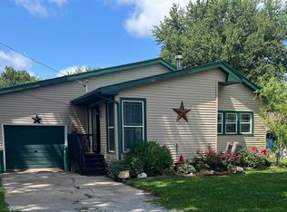 911 7th Ave SW, Independence, IA 50644