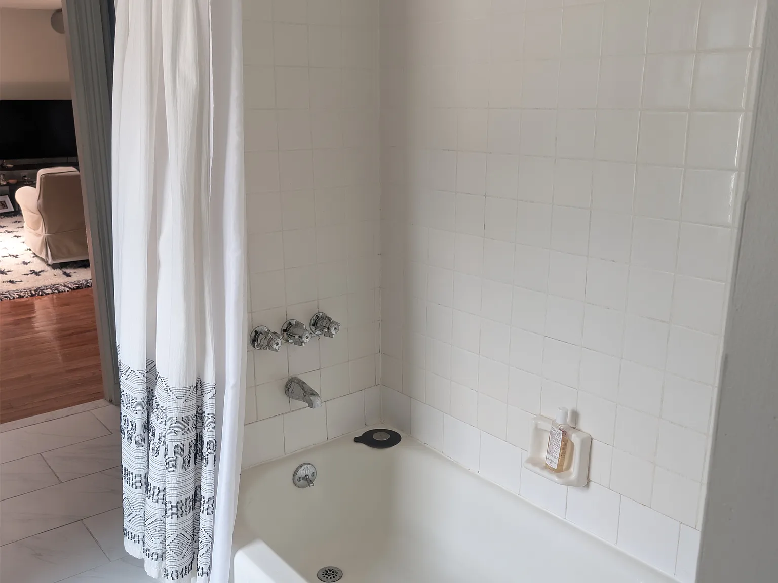 1 bed, 800 sqft, $2,200 — Photo 1