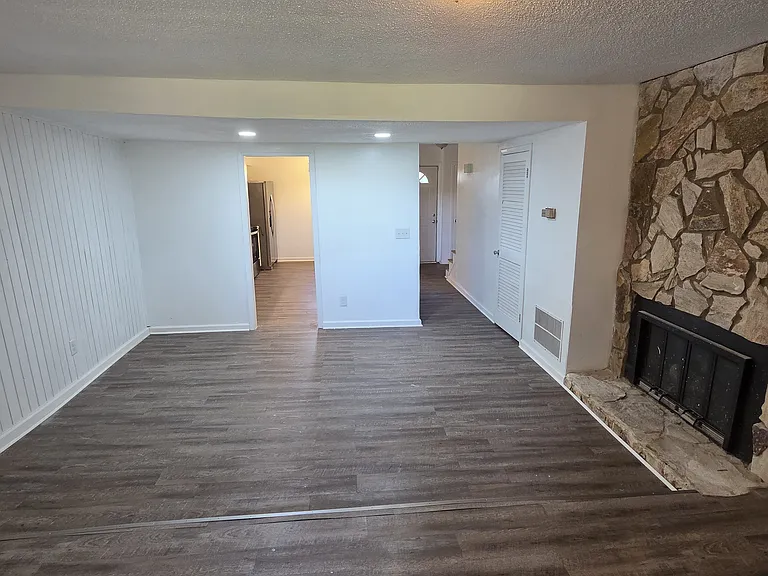 3757 Heathrow Dr — Photo 52