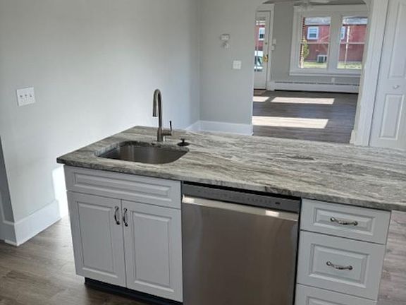 3rd image of 849 Chestnut St