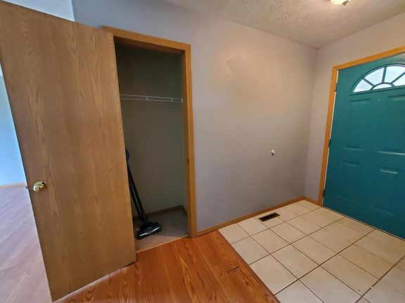 5th image of 803 S Berry Ln