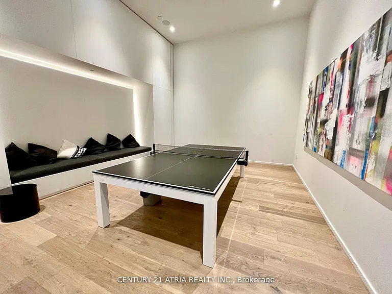 8 Hillsdale Ave E #731 — Photo 35
