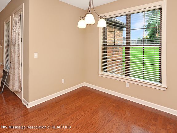 4th image of 13021 Mingus Ln