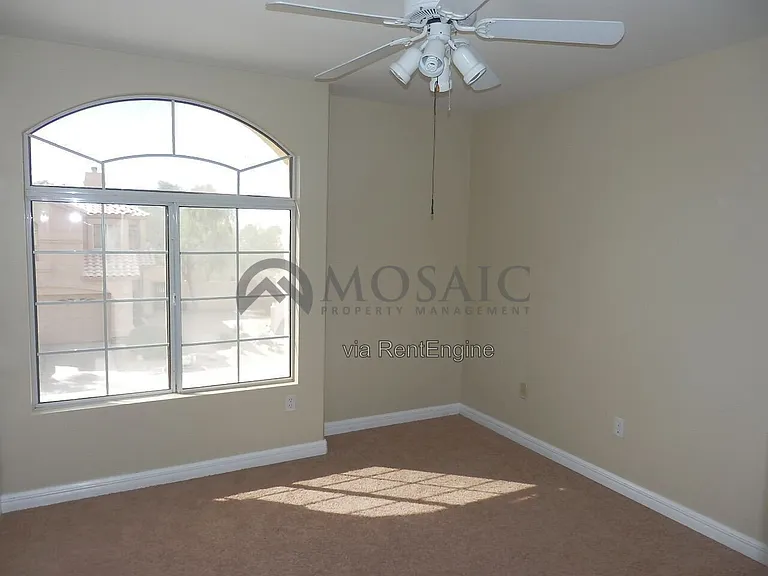 2106 E Briarwood Ter — Photo 12