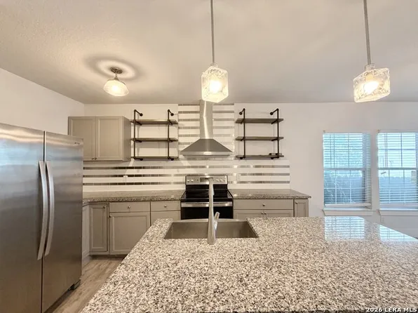 707 S Olive St #A, San Antonio, TX 78203