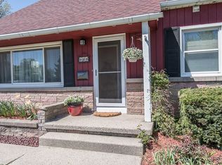906 Harding Ave, Waukesha, WI 53186