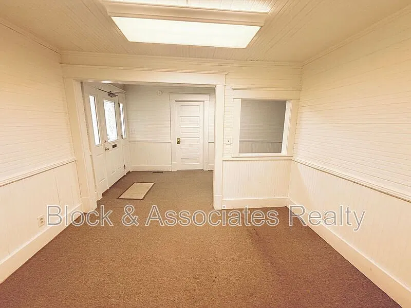 Studio, 1.0 bath, $995 — Photo 2