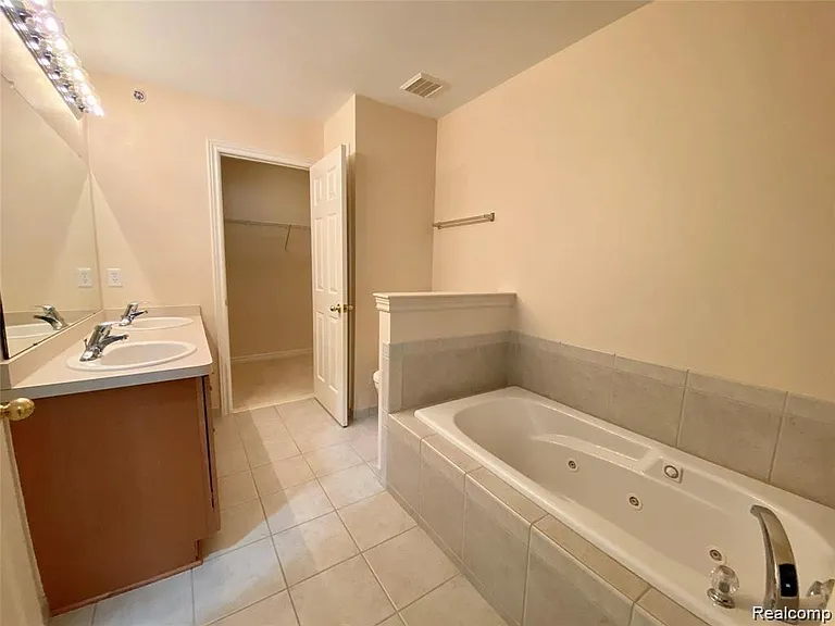 341 S Village Way — Photo 18