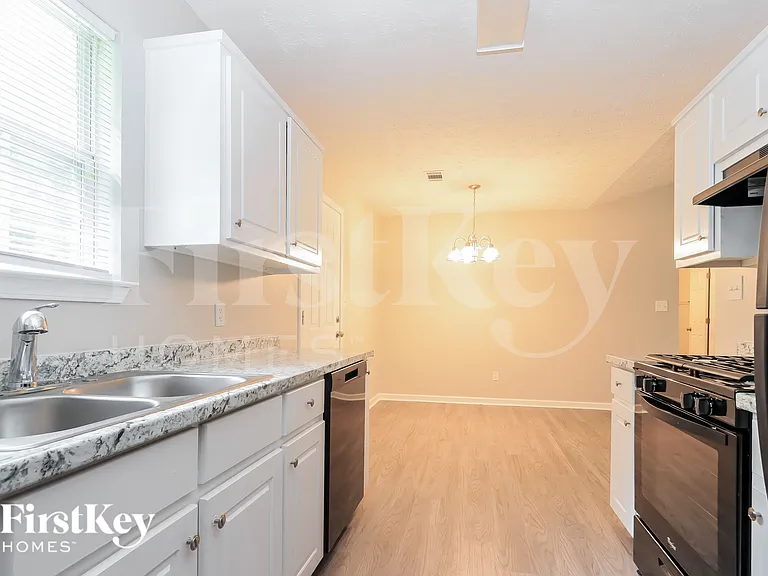 11035 Shannon Cir — Photo 6