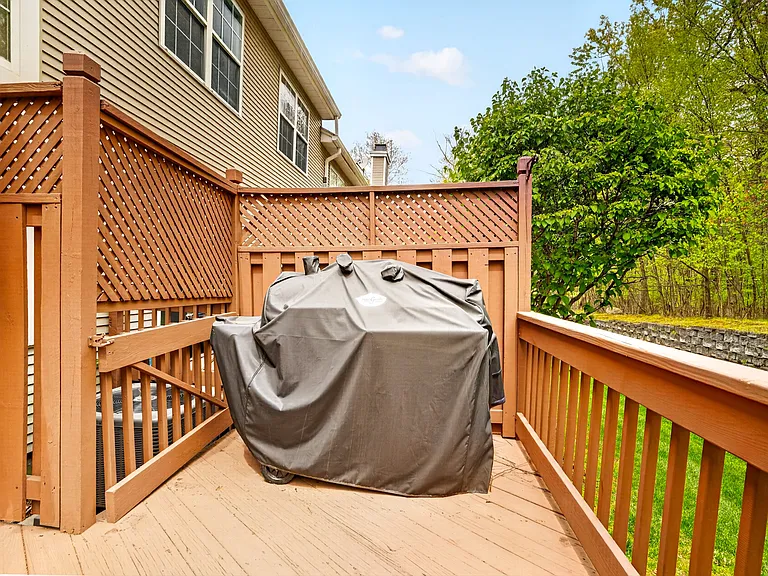 554 Adirondack Ct — Photo 41