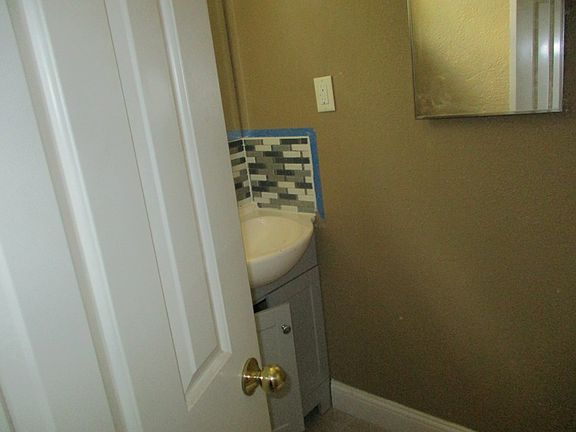 4th image of 3521 N Chadbourne St